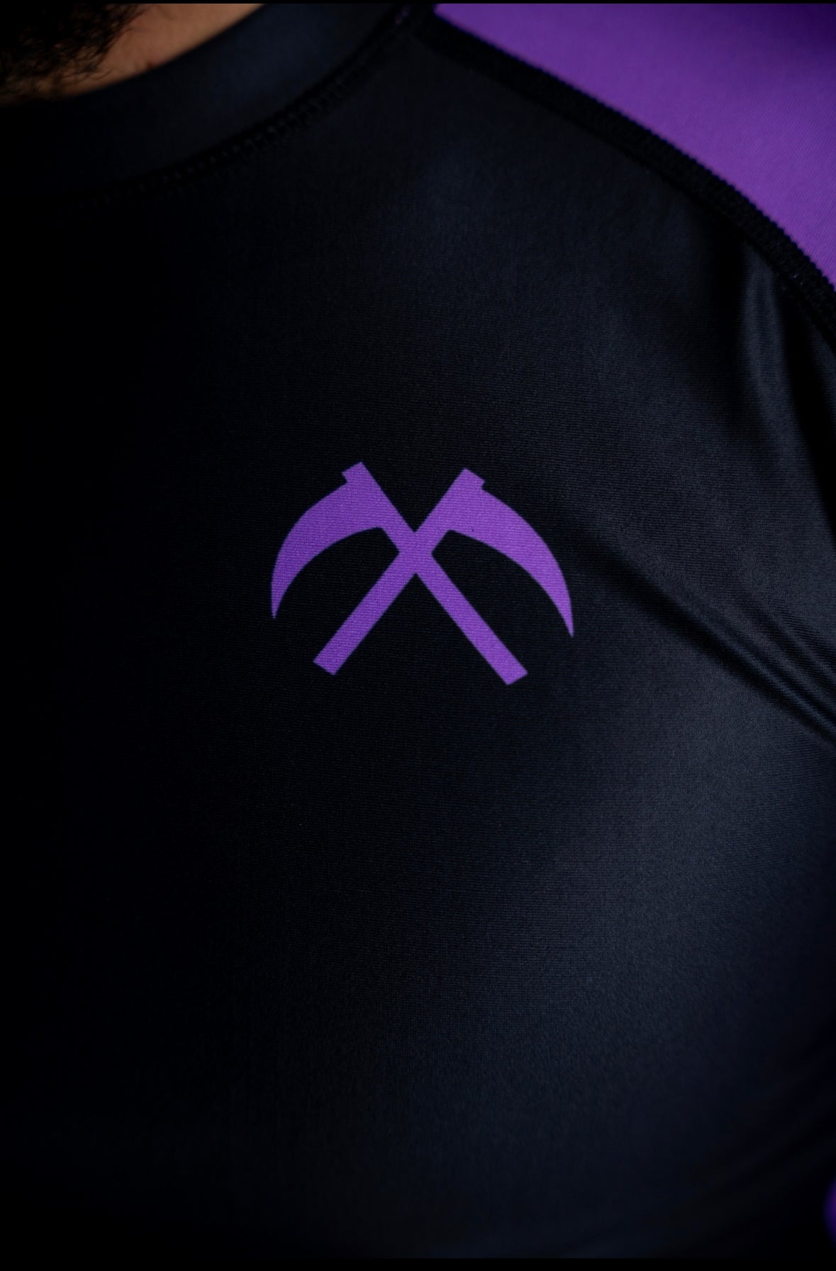 Rashguard الأرجواني الغضب